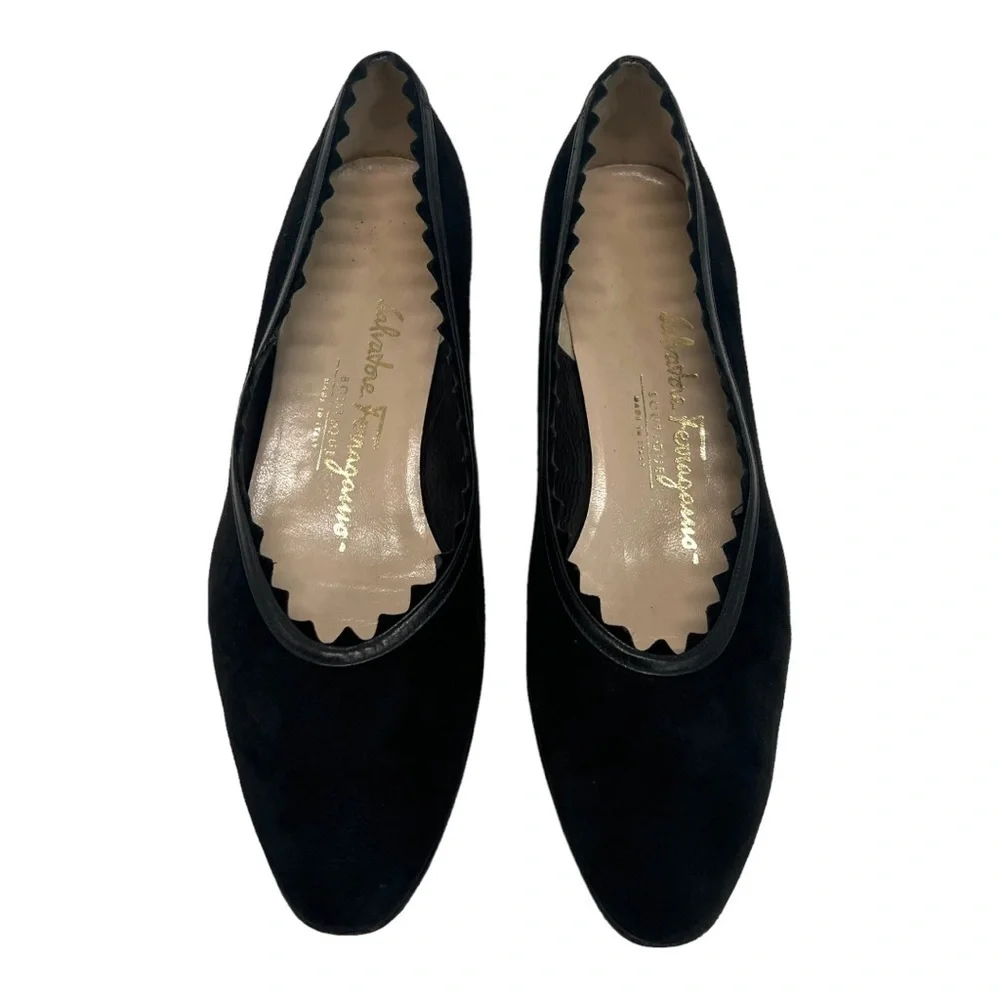 Salvatore Ferragamo Frania 40 Black Suede Leather Scallop Pumps Womens 7 AAA - Picture 6 of 16